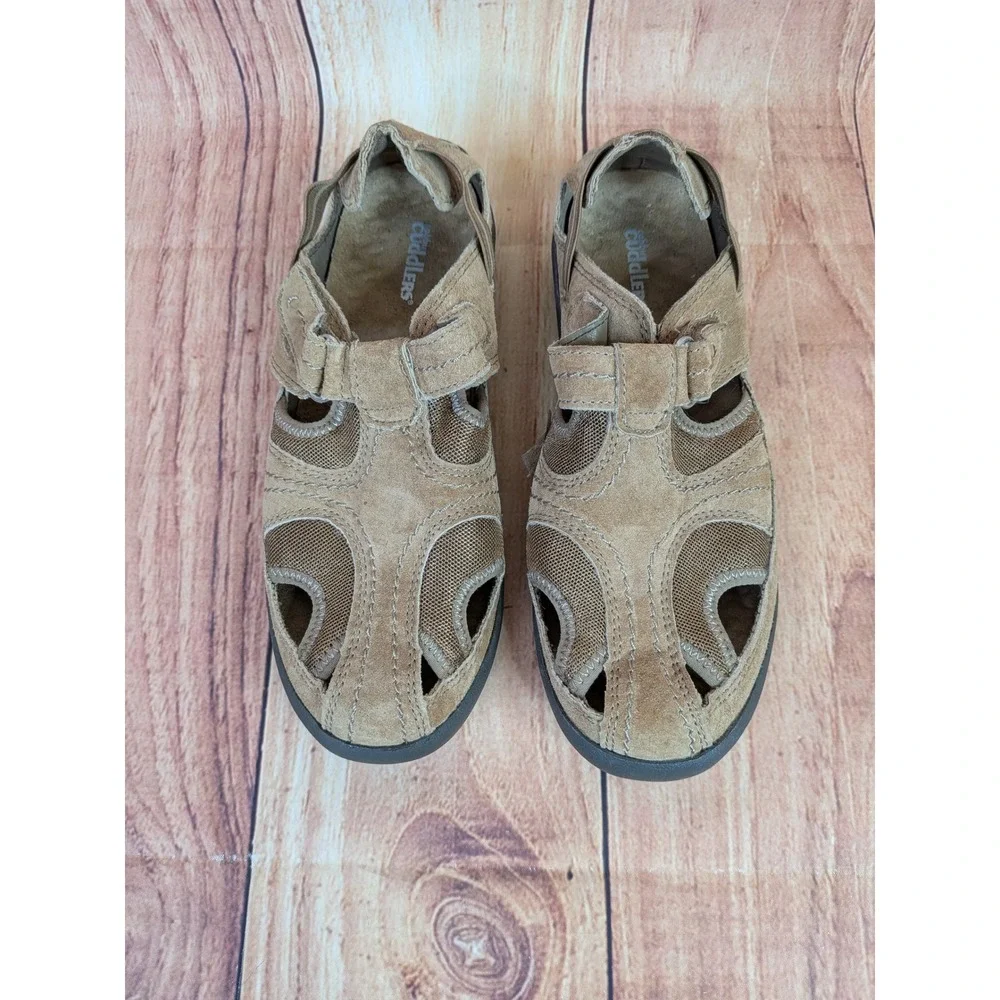 Cobbie Cuddlers Tan Suede Leather Closed Toe Sandals Womens 7W 40380